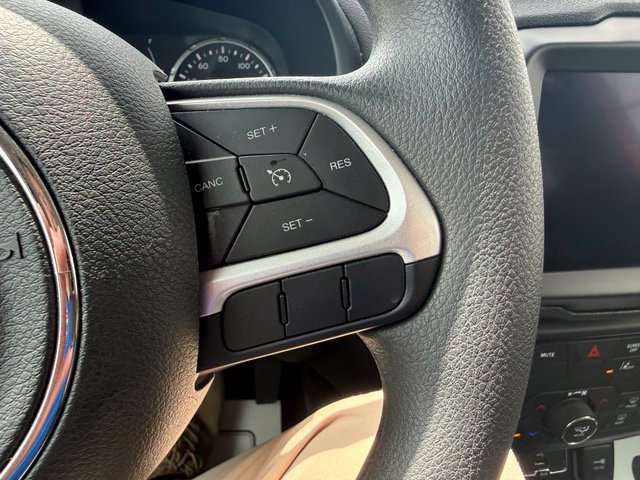 Used 2023 Jeep Renegade Latitude AWD/4WD image 22