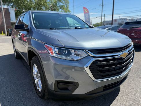 Used 2018 Chevrolet Traverse LS FWD image 3