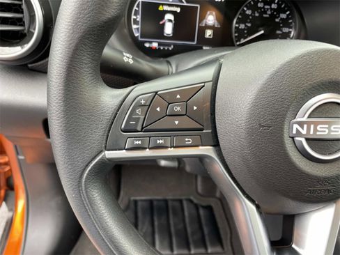 Used 2024 Nissan Kicks SV image 16