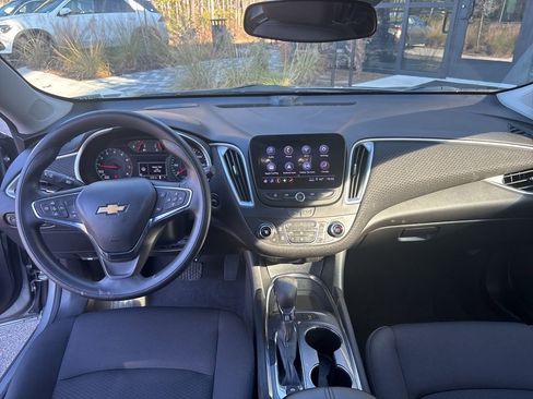 Used 2024 Chevrolet Malibu LT image 34