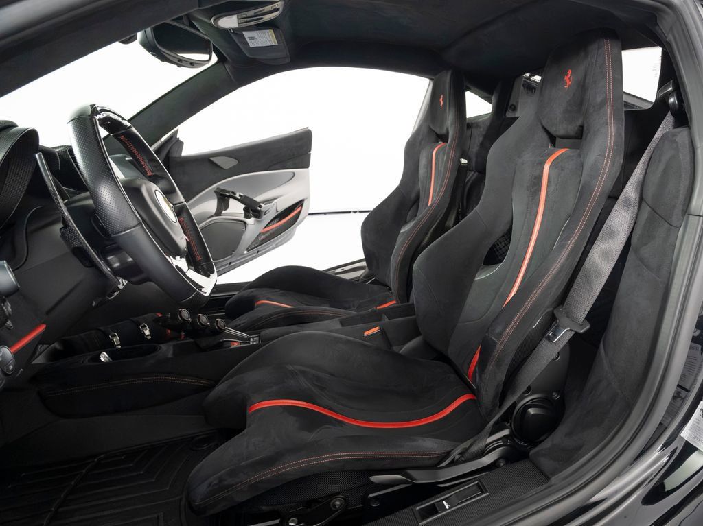 Used 2020 Ferrari 488 Pista Coupe RWD image 36