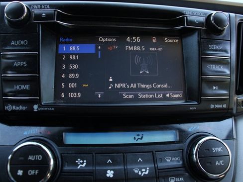 Used 2018 Toyota RAV4 XLE AWD/4WD image 10