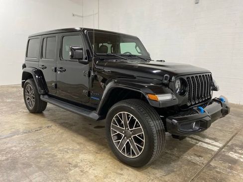 Used 2022 Jeep Wrangler Unlimited Sahara AWD/4WD image 7