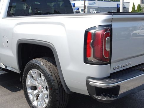 Used 2017 GMC Sierra 1500 SLT w/ SLT Premium Package AWD/4WD image 10