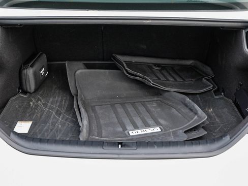 Used 2025 Genesis G70 2.5T image 25