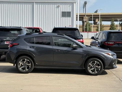 Used 2024 Subaru Crosstrek 2.0i Premium AWD/4WD image 3