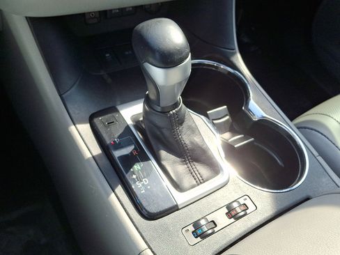 Used 2018 Toyota Highlander Limited image 16