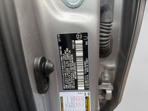 Used 2019 Toyota C-HR XLE image 28