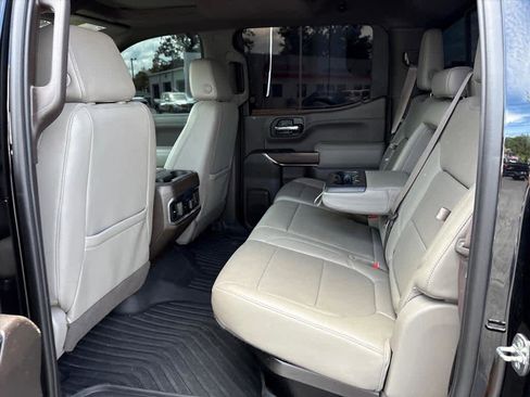 Used 2022 GMC Sierra 1500 SLT w/ SLT Premium Plus Package AWD/4WD image 9