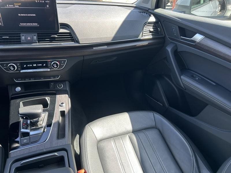 Used 2022 Audi Q5 2.0T Premium Plus w/ Premium Plus Package AWD/4WD image 13