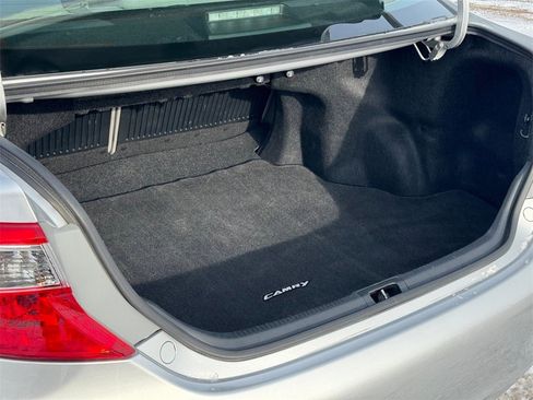 Used 2014 Toyota Camry L image 5