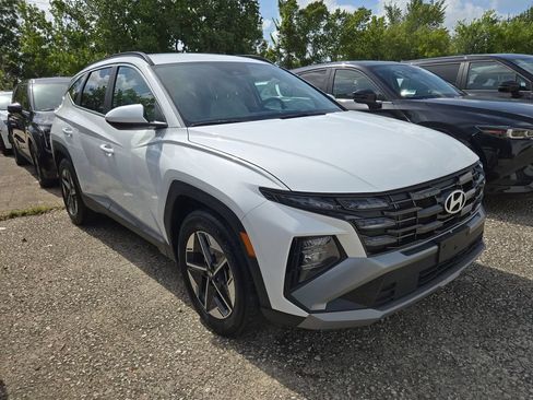 Used 2025 Hyundai Tucson SEL FWD image 3