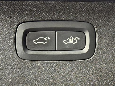 Used 2017 Volvo XC90 T6 Inscription w/ Vision Package image 19