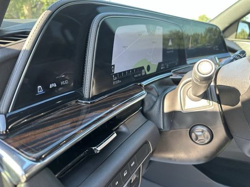 Used 2023 Cadillac Escalade ESV Premium Luxury image 26