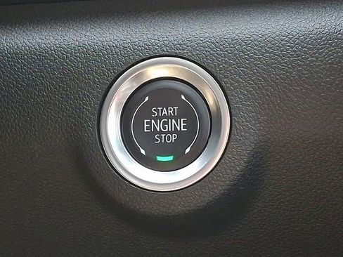 Used 2025 GMC Terrain Elevation image 25