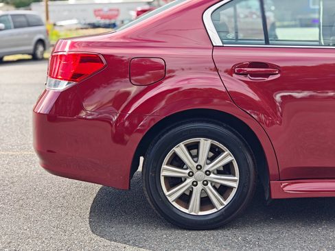 Used 2012 Subaru Legacy 2.5i w/ Alloy Wheel Pkg AWD/4WD image 9