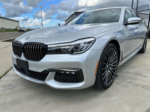Used 2019 BMW 740e xDrive 740e xDrive iPerformance AWD 4 w/ Executive Package image 13