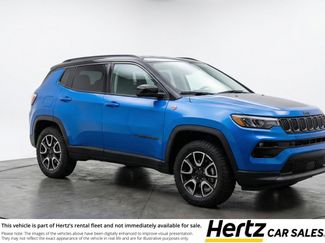 Used 2025 Jeep Compass Trailhawk w/ Trailer Tow Group AWD/4WD video 1