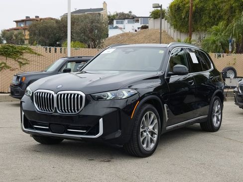Certified 2024 BMW X5 xDrive50e w/ Premium Package AWD/4WD image 2