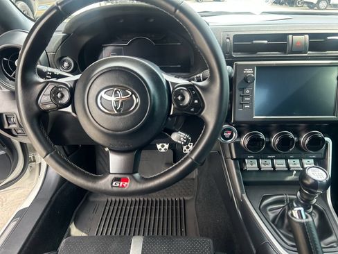 Certified 2025 Toyota GR86 Premium w/ ALL Weather Mat Package (TMS) RWD image 13