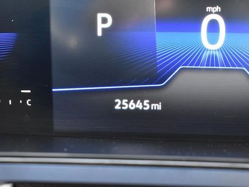 Used 2022 Volkswagen Taos SE image 24