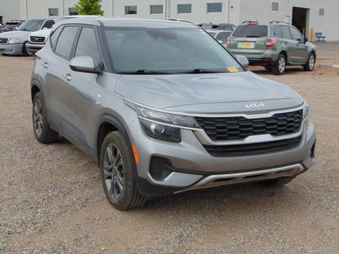 Used 2022 Kia Seltos LX AWD/4WD image 9