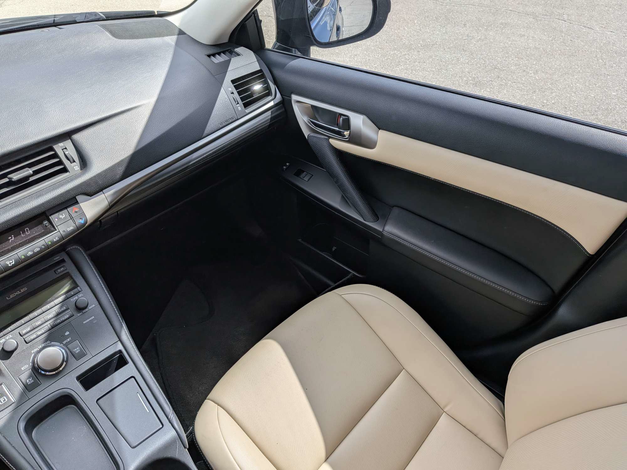 Used 2017 Lexus CT 200h w/ Accessory Package 2 FWD image 17