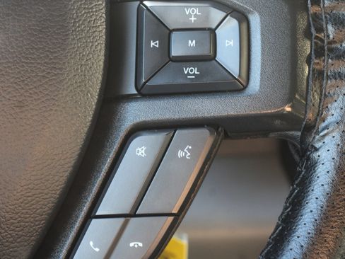 Used 2021 Ford F250 XLT w/ XLT Premium Package AWD/4WD image 17