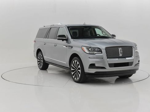 Used 2024 Lincoln Navigator L Reserve image 5