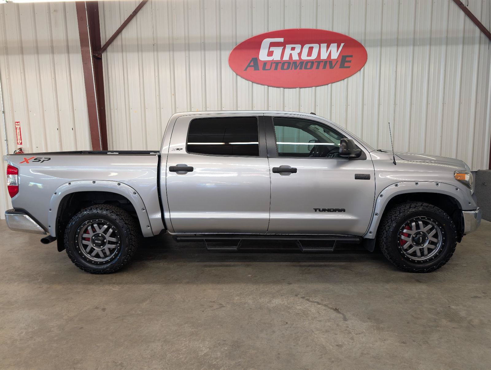 Used 2018 Toyota Tundra SR5 w/ SR5 Upgrade Package AWD/4WD image 8