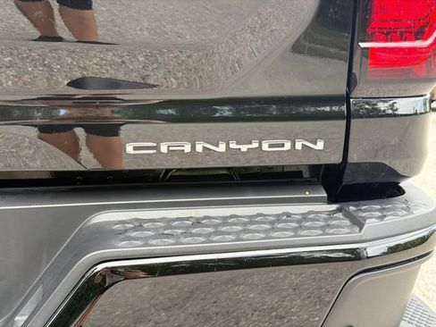 Used 2025 GMC Canyon Denali AWD/4WD image 44