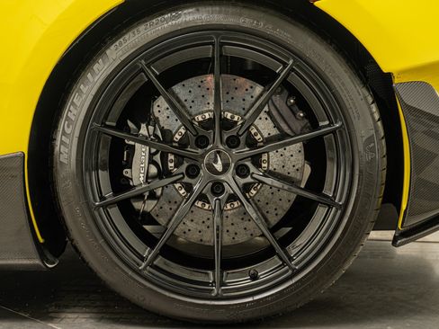 Used 2019 McLaren 600LT RWD image 11