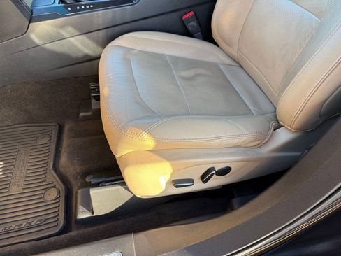 Used 2016 Ford Explorer Limited image 12