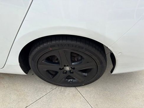 Used 2021 Toyota Prius FWD image 8