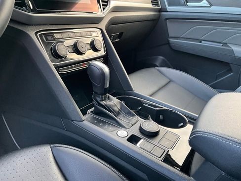 Used 2022 Volkswagen Atlas SE w/ Panoramic Sunroof Package image 21