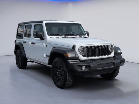 Used 2025 Jeep Wrangler Unlimited Sport AWD/4WD image 8