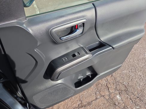 Certified 2023 Toyota Tacoma TRD Off-Road image 17