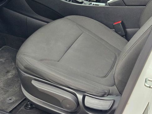 Used 2022 Hyundai Tucson SE image 28