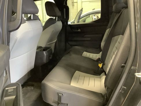 Used 2024 Toyota Tacoma TRD Off-Road image 21