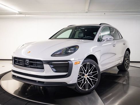 Certified 2023 Porsche Macan AWD/4WD image 1