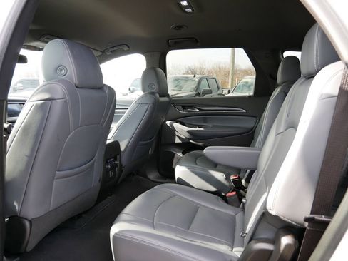 Used 2023 Buick Enclave Essence AWD/4WD image 15