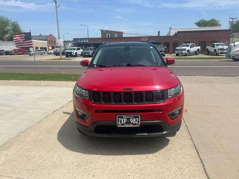 Used 2021 Jeep Compass Latitude AWD/4WD image 3