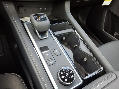 New 2026 Nissan Pathfinder SL w/ SL Premium Package AWD/4WD image 14