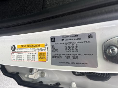 Used 2025 Chevrolet Tahoe Premier AWD/4WD image 34