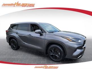 Used 2022 Toyota Highlander XLE AWD/4WD video 1