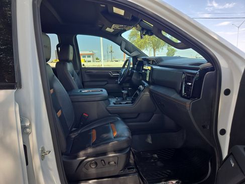 Certified 2022 GMC Sierra 1500 AT4 w/ AT4 Premium Package AWD/4WD image 24