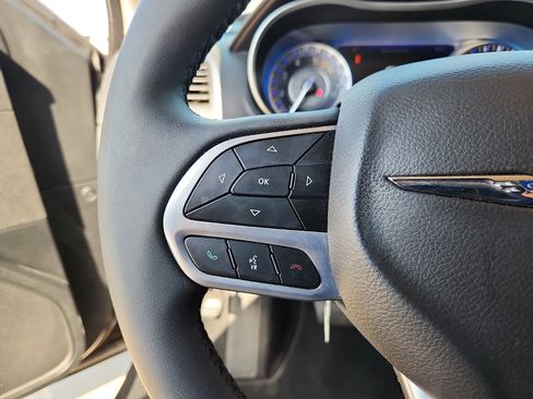 Used 2022 Chrysler 300 Touring w/ Sport Appearance Package RWD image 15