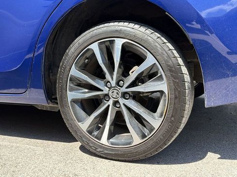 Used 2017 Toyota Corolla SE image 9