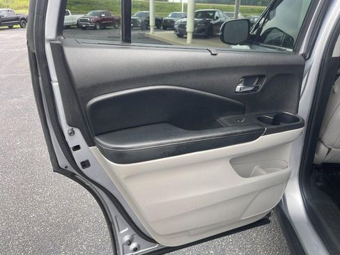 Used 2018 Honda Pilot Touring image 22