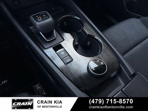 Used 2024 Nissan Rogue SV AWD/4WD image 20